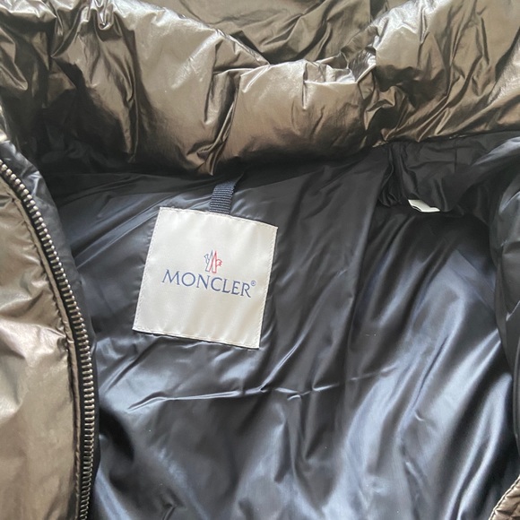 Moncler metallic oversized hooded puffer jacket - Picture 9 of 10